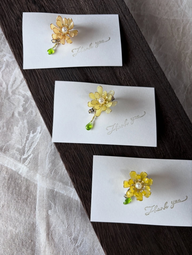 ＊＊＊＊3月７日（土曜日）
　　　　　　　　〜22日（日曜日）

　　〜四賀福寿草まつり2026〜

７日（土曜日）には、
10時より開幕式セレモニーが始まります。
ホルンの演奏🎶をはじめ
いろんなお店が出店されます🌭

＊夢文＊
７日（土曜日）、8日（日曜日）、
15日（日曜日）
出店させていただきます。
それ以降予定は、
分かり次第ご連絡したいと思います🐾
よろしくお願いします✨

（雨天、雪、荒天の出店は、お休みさせていただきます🙇‍♀️）

お会いできるのを
楽しみにしています♪

#福寿草まつり
#四賀
#福寿草
#ハンドメイド
#クラフト