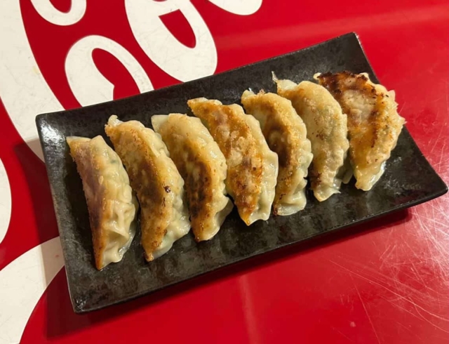 ［MJ23］restaurant
🥟ぎょうざ🥟
具沢山なぎょうざとなっております！！
本日のおすすめメニューです🥟

=======================

◼️address
〒399-7402
長野県松本市会田747

◼️TEL
0263-75-8429

◼️OPEN 
lunch:11:30〜14:00
dinner:18:00〜23:00(予約制)

◼️定休日
不定休(基本月曜日が定休日となります)

=======================

◼️マイケルジョーダン&NIKE Vintage Shop
mj23_vintageshop 

=======================

#MJ23
#四賀
#松本市居酒屋 
#テイクアウト